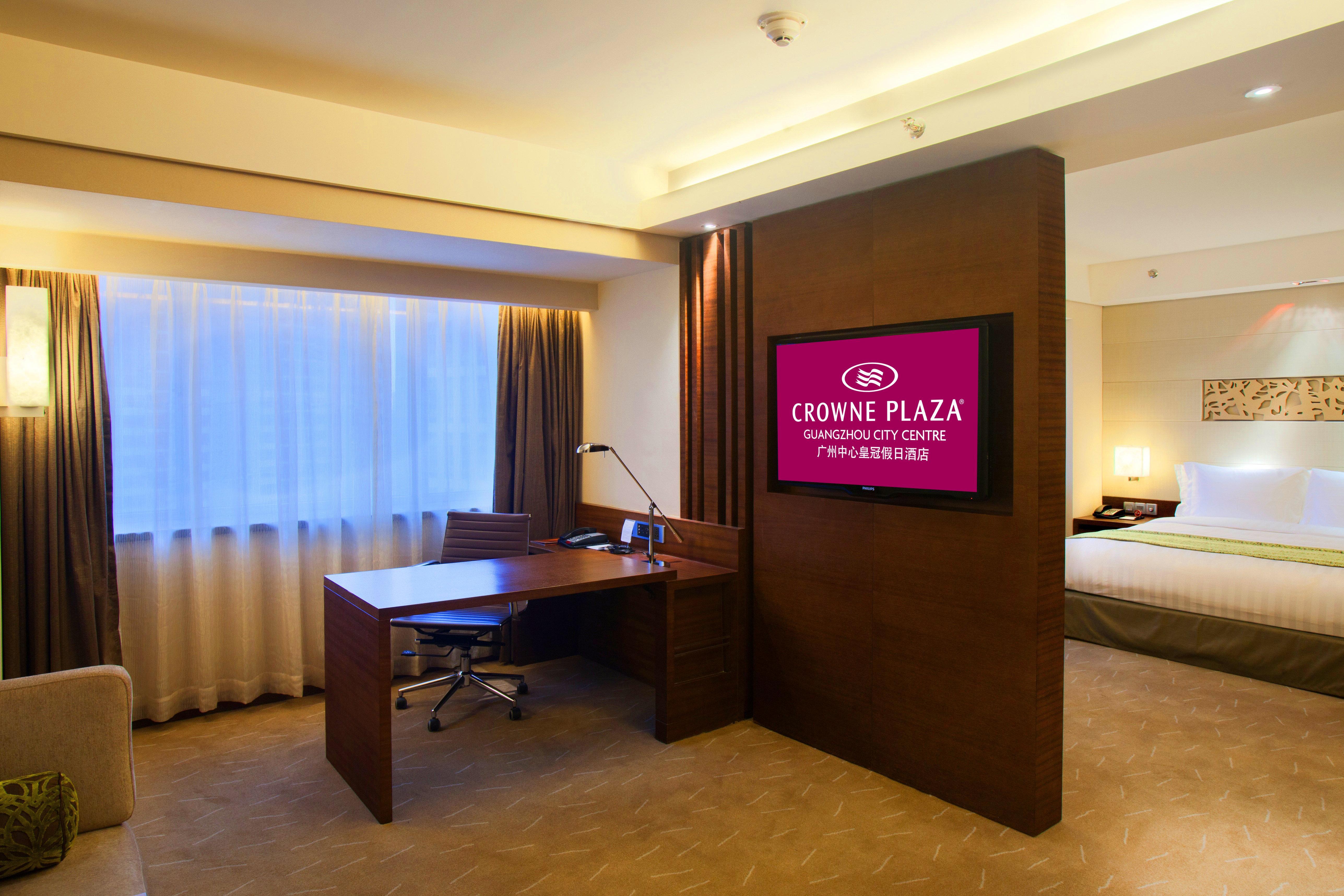 Crowne Plaza Guangzhou City Centre, An Ihg Hotel - Free Canton Fair Shuttle Bus And Registration Counter Exterior photo